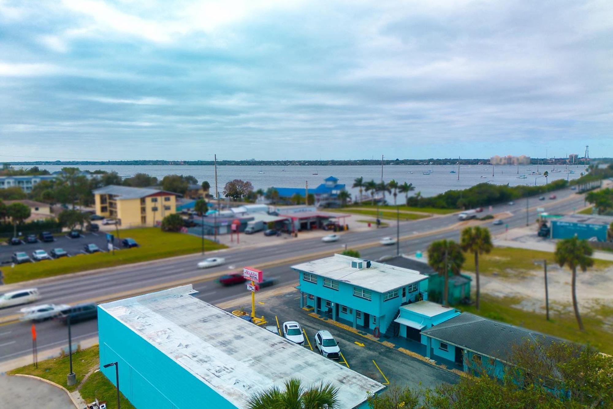 Aladdin Motel By Oyo Merritt Island Екстериор снимка